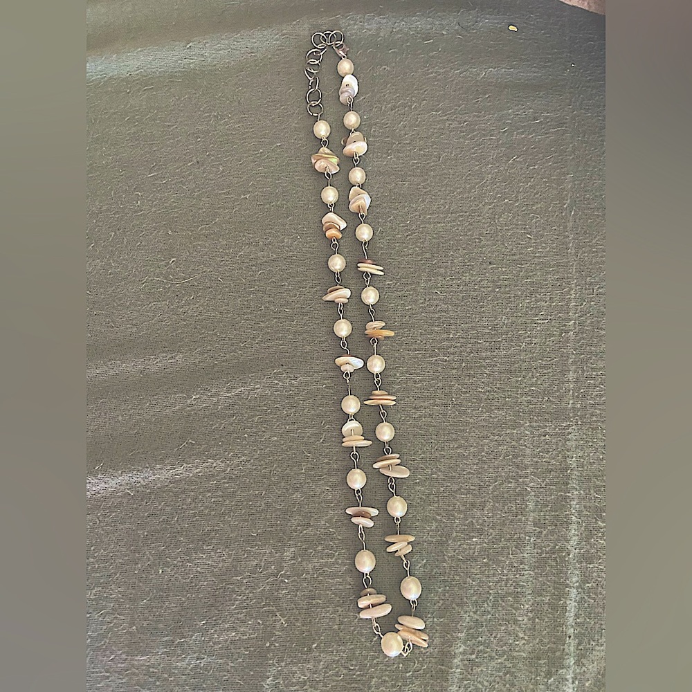 Shell pearl necklace ☀️ - Picture 2 of 3